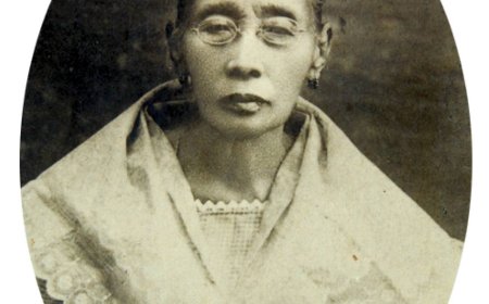 Teodora Alonso: The Mother Who Was His First Teacher