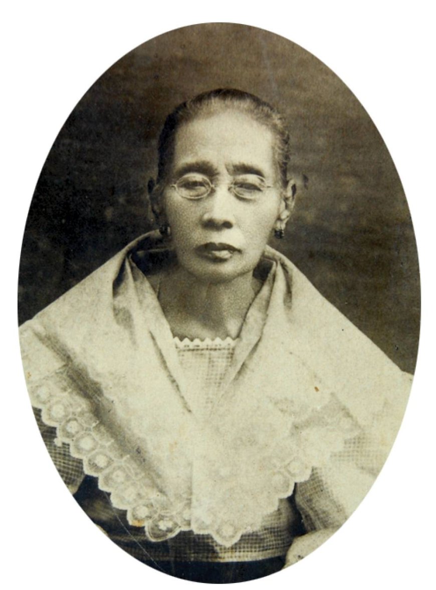 Teodora Alonso: The Mother Who Was His First Teacher