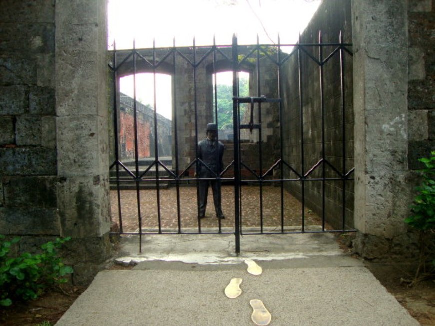 Fort Santiago and the Rizal Shrine in Intramuros
